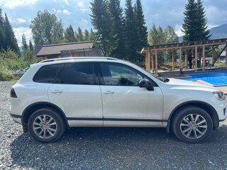 2015 Volkswagen Touareg II Рестайлинг, белый, 2500000 рублей, вид 2