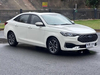 2022 Ford Escort VI Рестайлинг 2, белый, 990888 рублей, вид 3