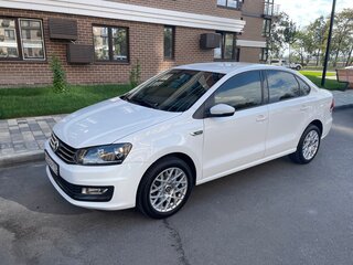 2018 Volkswagen Polo V Рестайлинг, белый, 1250000 рублей, вид 2