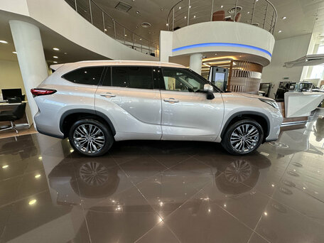 2026 Toyota Highlander IV (XU70), серый, 5799000 рублей, вид 4