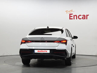 2025 Hyundai Avante VII Рестайлинг, белый, 1861004 рублей, вид 4