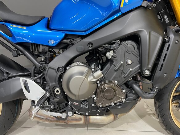 2023 Yamaha XSR900, синий, 1220000 рублей - вид 17