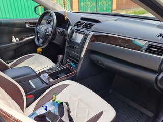 2017 Toyota Camry VII (XV50) Рестайлинг, белый, 2400000 рублей, вид 5