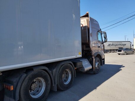 2020 Sinotruk Howo 6X4, коричневый, 2763215 рублей, вид 3
