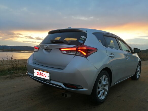 2015 Toyota Auris II Рестайлинг, серебристый, 1400000 рублей - вид 9