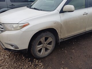 2011 Toyota Highlander II (XU40) Рестайлинг, белый, 2350000 рублей, вид 3