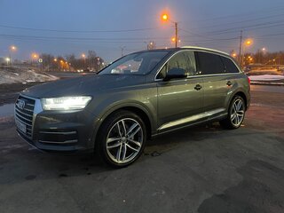 2015 Audi Q7 II (4M), серый, 3700000 рублей, вид 4