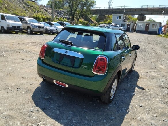 2020 Mini Hatch One III (F55/F56) Рестайлинг, зелёный, 2100000 рублей - вид 5