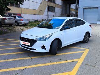 2018 Hyundai Solaris II, белый, 890000 рублей, вид 2