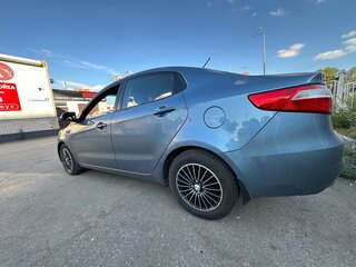 2015 Kia Rio 6-speed III, синий, 1320000 рублей, вид 3