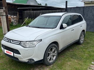 2012 Mitsubishi Outlander III, белый, 1200000 рублей, вид 1