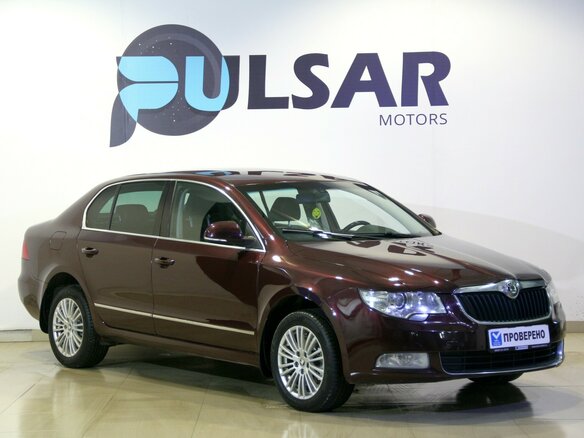 2013 Skoda Superb II, пурпурный