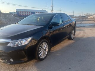 2015 Toyota Camry VII (XV50) Рестайлинг, чёрный, 1700000 рублей, вид 1