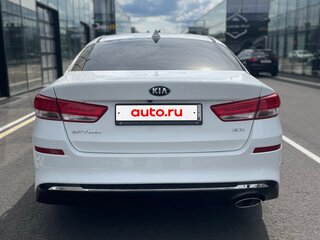 2017 Kia Optima IV, белый, 1900000 рублей, вид 5