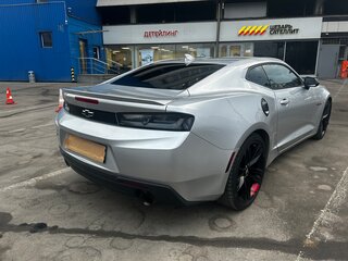 2017 Chevrolet Camaro VI, серебристый, 2300000 рублей, вид 3