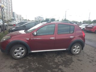 2012 Renault Sandero Stepway I, красный, 850000 рублей, вид 4