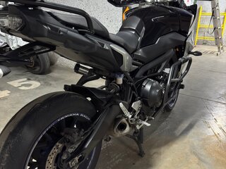 2018 Yamaha MT-09 Tracer (FJ-09), серый, 915000 рублей, вид 4