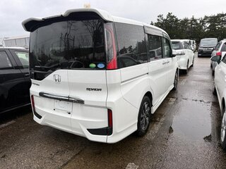 2017 Honda Stepwgn Spada V, белый, 1380000 рублей, вид 3
