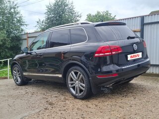 2013 Volkswagen Touareg II, чёрный, 2600000 рублей, вид 3