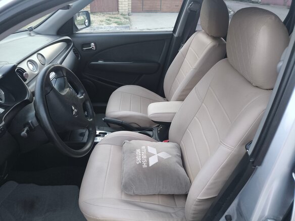2005 Mitsubishi Outlander I, серебристый, 900000 рублей - вид 8