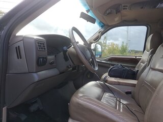 2005 Ford Excursion, белый, 2750000 рублей, вид 4