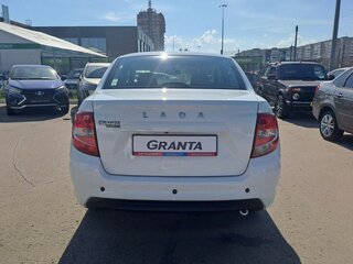 2026 Lada (ВАЗ) Granta I Рестайлинг, белый, 1311900 рублей, вид 4