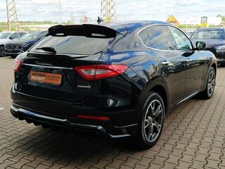 2017 Maserati Levante Diesel I, чёрный, 3830000 рублей, вид 3