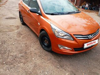 2015 Hyundai Solaris I Рестайлинг, оранжевый, 880000 рублей, вид 3