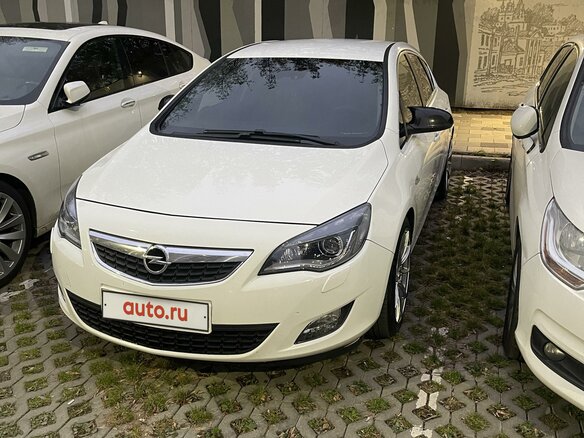 2011 Opel Astra J, белый, 850000 рублей - вид 6