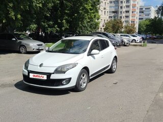 2013 Renault Megane III Рестайлинг, белый, 820000 рублей, вид 1