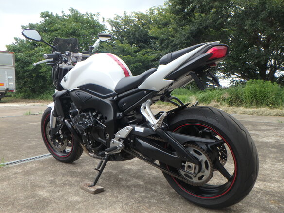 2008 Yamaha FZ1, белый, 650000 рублей - вид 7