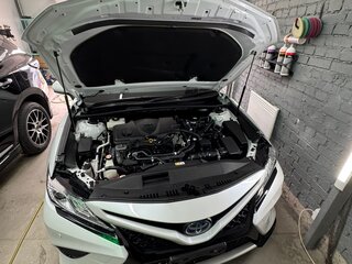 2020 Toyota Camry VIII (XV70) Рестайлинг, белый, 3100000 рублей, вид 3
