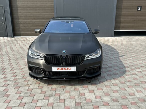 2017 BMW 7 серии 740e VI (G11/G12), серебристый - вид 2