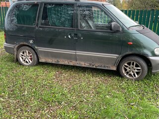 1997 Nissan Serena I (C23), зелёный, 290000 рублей, вид 3