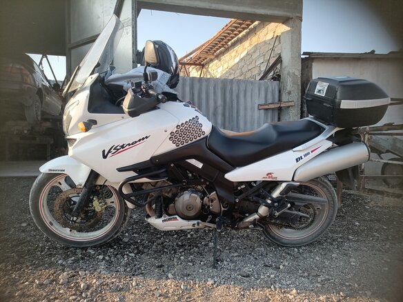 2006 Suzuki V-Strom 1000, белый, 520000 рублей - вид 3