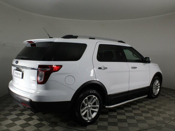 2015 Ford Explorer V, белый - вид 4