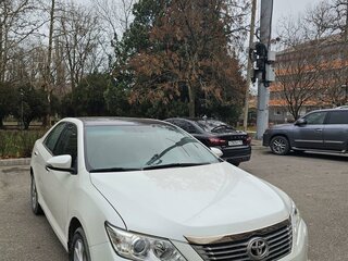 2014 Toyota Camry VII (XV50), белый, 2200000 рублей, вид 1
