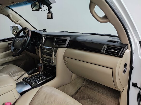 2009 Lexus LX 570 III, белый, 3200000 рублей - вид 20