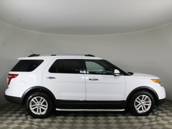 2015 Ford Explorer V, белый - вид 3