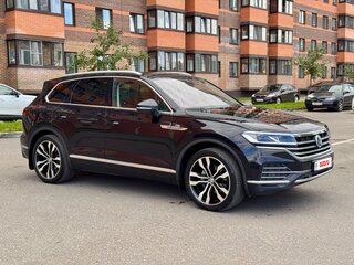 2018 Volkswagen Touareg III, чёрный, 2990000 рублей, вид 2