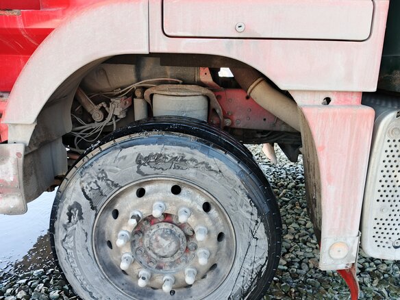 2000 Mercedes-Benz Actros, красный, 2000000 рублей - вид 13