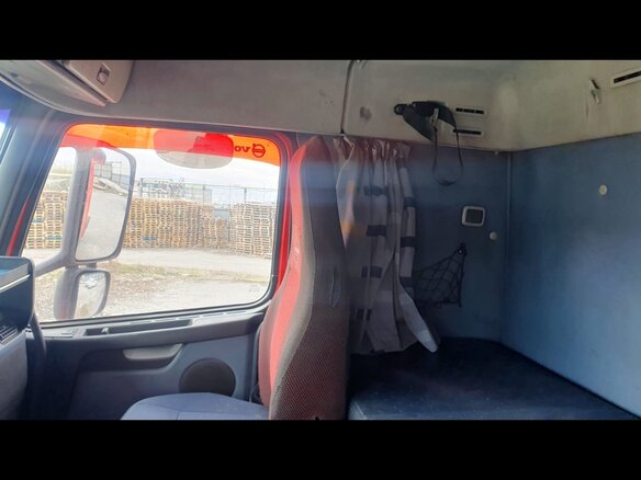 2008 Volvo FM, красный, 4900000 рублей - вид 19