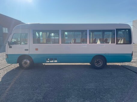 2013 Toyota Coaster, белый, 4500000 рублей, вид 4