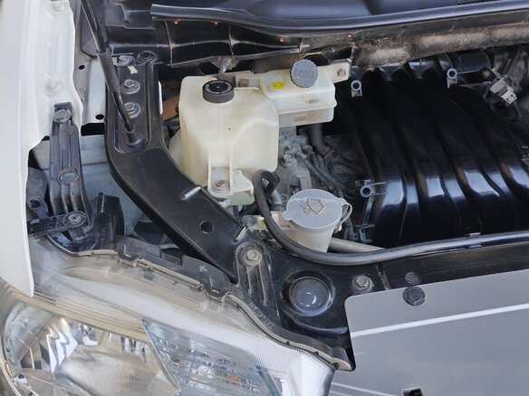 2012 Nissan Serena IV (C26), белый, 1400000 рублей - вид 13