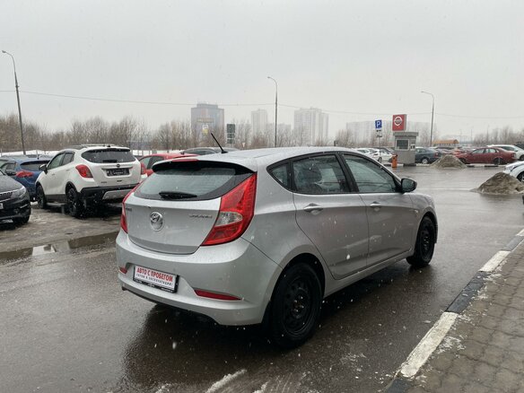 2015 Hyundai Solaris I Рестайлинг, серебристый - вид 4