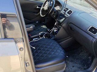 2015 Volkswagen Polo V Рестайлинг, бежевый, 1130000 рублей, вид 5