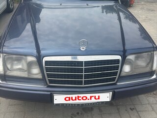 1993 Mercedes-Benz W124 200, синий, 330000 рублей, вид 1