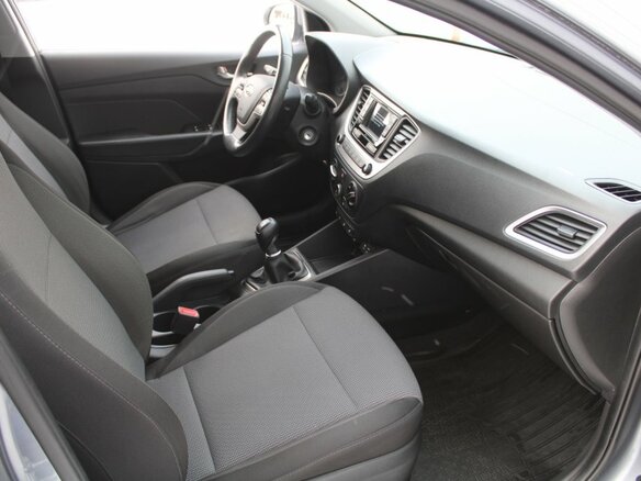 2018 Hyundai Solaris II, серый - вид 2