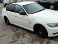 2011 BMW 3 серии 318i V (E90/E91/E92/E93) Рестайлинг, белый, 1700000 рублей - вид 4
