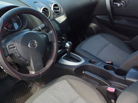 2013 Nissan Qashqai I Рестайлинг, серебристый, 750000 рублей, вид 4